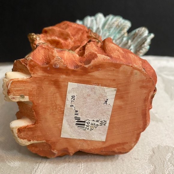 SEATED RESIN ANGEL DRESSED IN BURNT ORANGE GOWN GOLD HIGHLIGHTS ON DRESS & WINGS - Picture 5 of 11